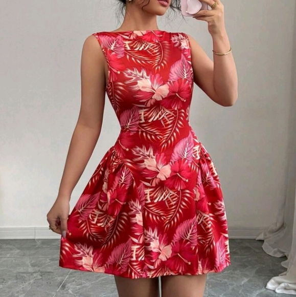 Dresses & Skirts - Short Ruched Tropical Plants Print Dress